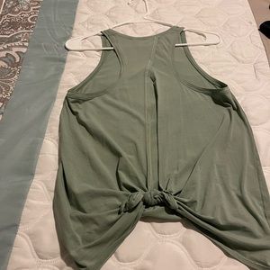 Lululemon all tied up tank size 6
